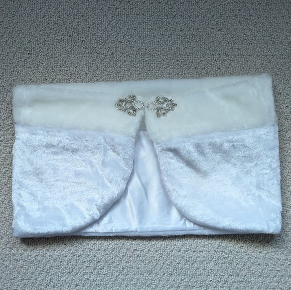 Off White Faux Fur Shrug Wrap Bridal - Size Medium - Picture 4 of 6